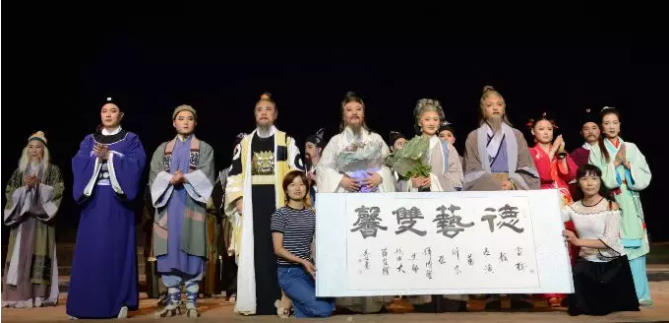 时珍500年，千人齐聚共赏黄梅戏《J9》